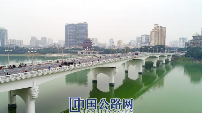 邕江大桥.jpg