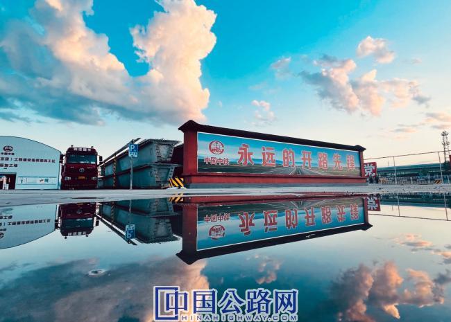 9月1日，京雄高速北京段四工区制梁场雨过天晴.jpg