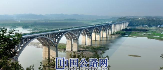 成南高速公路遂宁桂花涪江大桥3.jpg